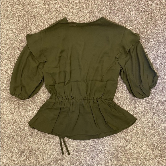 Express Women's Top Size XS Faux Wrap Puff Sleeves Peplum Olive Green NWT $54 - Picture 10 of 16